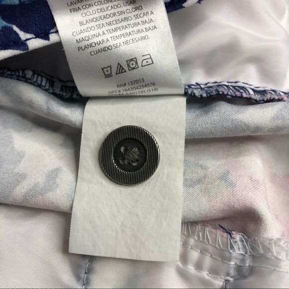 ISAAC MIZRAHI  NY TAILORED SHORTS SPRING FLORAL PRINT - Picture 7 of 7